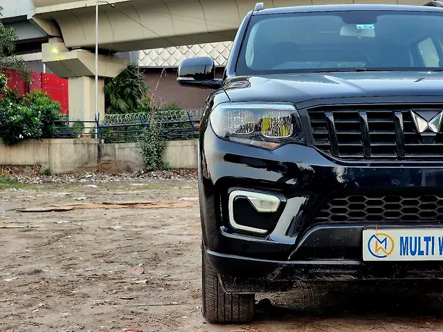 Used Mahindra Scorpio N Z4 Diesel AT 2WD 7 STR [2023-2025] in Delhi