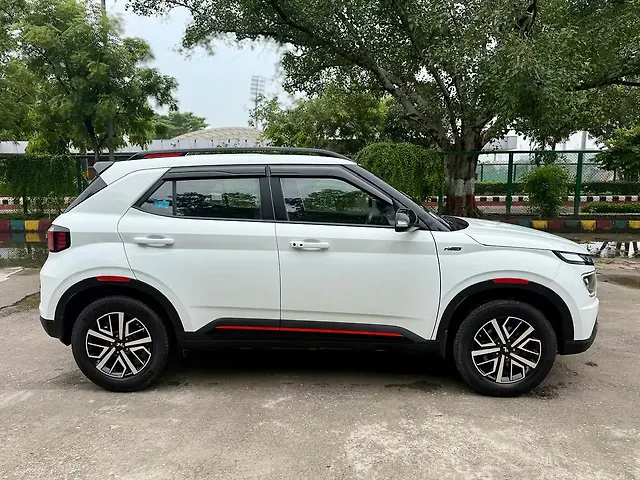 Used Hyundai Venue N Line [2023-2025] N8 DCT Dual Tone [2023-2023] in Delhi