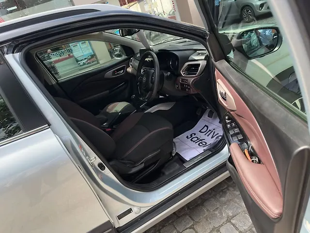 Used Toyota Urban Cruiser Taisor V Petrol 1.0L Turbo Manual in Delhi