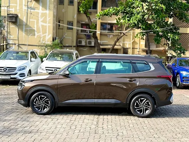 Used Kia Carens [2022-2023] Prestige Plus 1.4 Petrol MT 7 STR in Mumbai