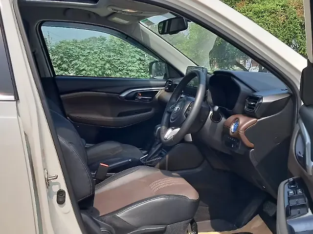 Used Toyota Urban Cruiser Hyryder V Hybrid [2023-2025] in Delhi