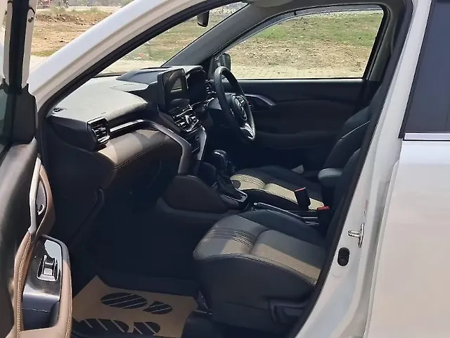 Used Toyota Urban Cruiser Hyryder V Hybrid [2023-2025] in Delhi