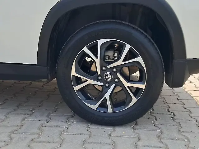 Used Toyota Urban Cruiser Hyryder V Hybrid [2023-2025] in Delhi