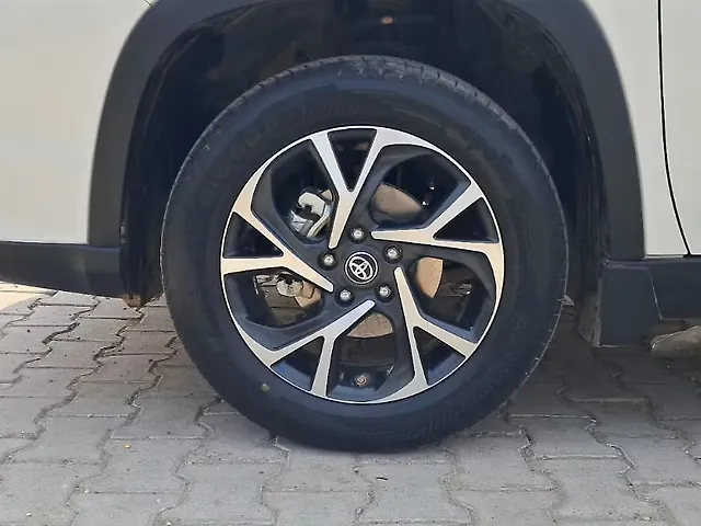 Used Toyota Urban Cruiser Hyryder V Hybrid [2023-2025] in Delhi