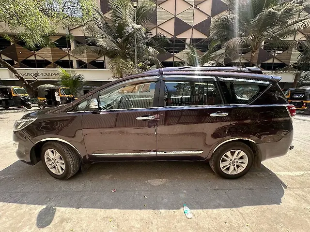 Used Toyota Innova Crysta [2016-2020] 2.4 V Diesel in Mumbai