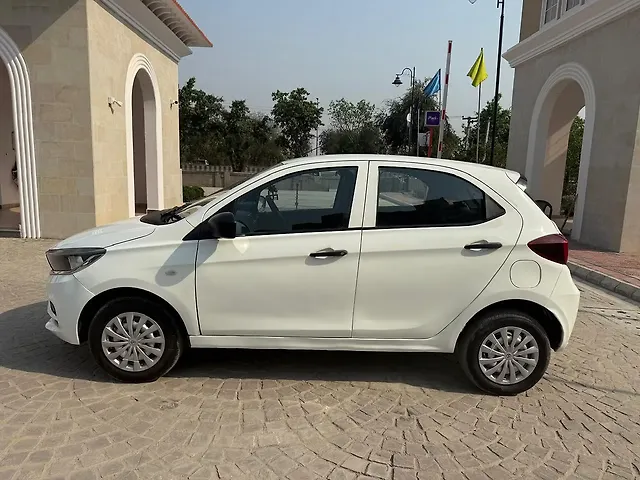 Used Tata Old Generation Tiago 2020 XM Petrol Manual in Lucknow
