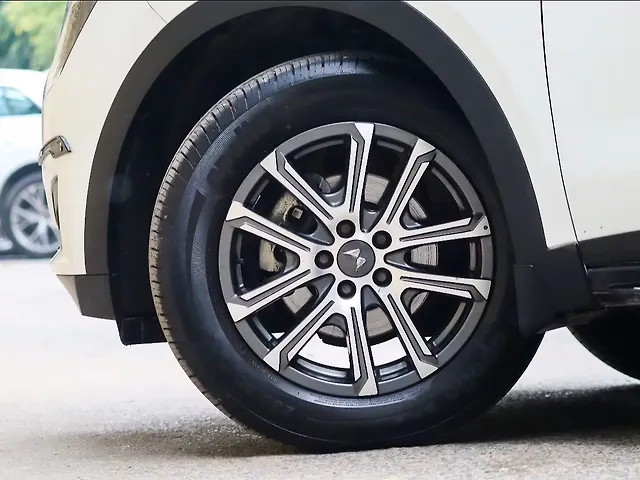 Used Mahindra XUV700 AX 7 Petrol MT 7 STR [2021] in Delhi