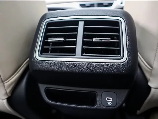 Used Mahindra XUV700 AX 7 Petrol MT 7 STR [2021] in Delhi