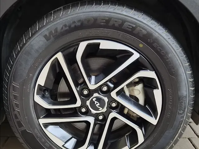 Used Kia Carens [2022-2023] Luxury 1.4 Petrol 7 STR in Mumbai