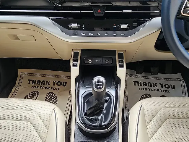 Used Kia Carens [2022-2023] Luxury 1.4 Petrol 7 STR in Mumbai