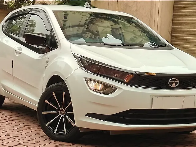 Used 2020 Tata Altroz in Mumbai