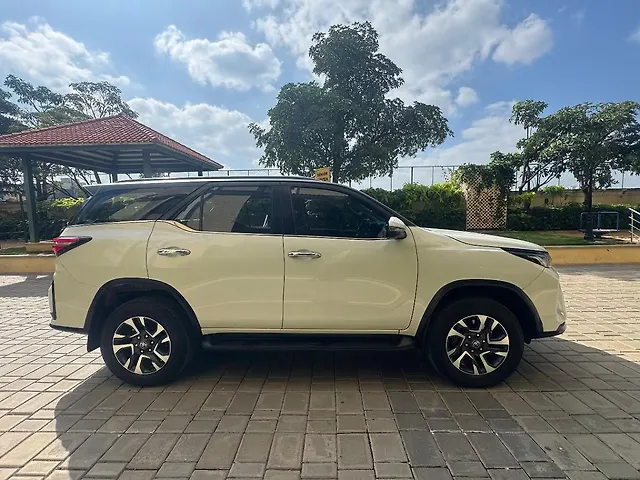 Used Toyota Fortuner Legender 2.8 4X4 AT in Bangalore