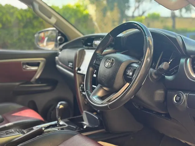 Used Toyota Fortuner Legender 2.8 4X4 AT in Bangalore