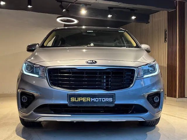 Used 2021 Kia Carnival in Delhi