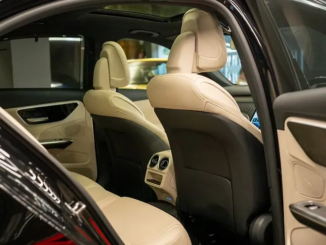 Used Mercedes-Benz C-Class C 200 in Delhi