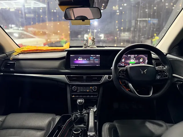 Used Mahindra XUV700 AX7 2WD Petrol 2.0L Turbo Manual 7 STR in Hyderabad