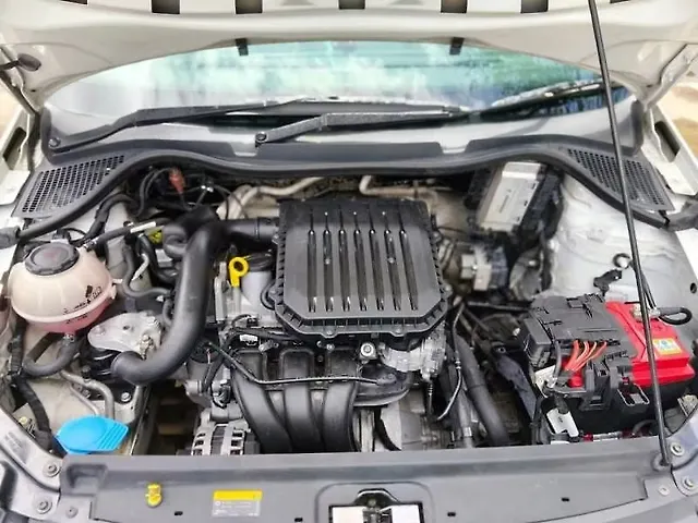 Used Volkswagen Polo Comfortline Plus 1.0L MPI in Pune