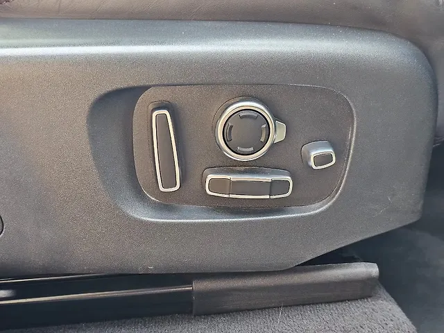 Used Land Rover Range Rover Velar [2017-2023] S R-Dynamic 2.0 Diesel in Mumbai