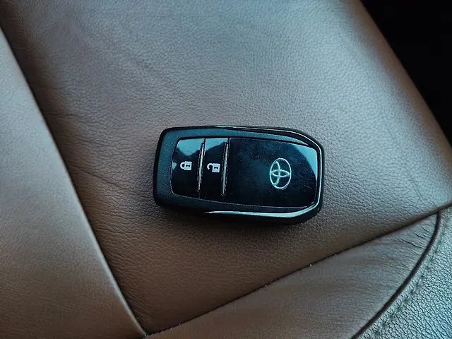 Used Toyota Innova Crysta [2016-2020] 2.8 ZX AT 7 STR [2016-2020] in Bangalore