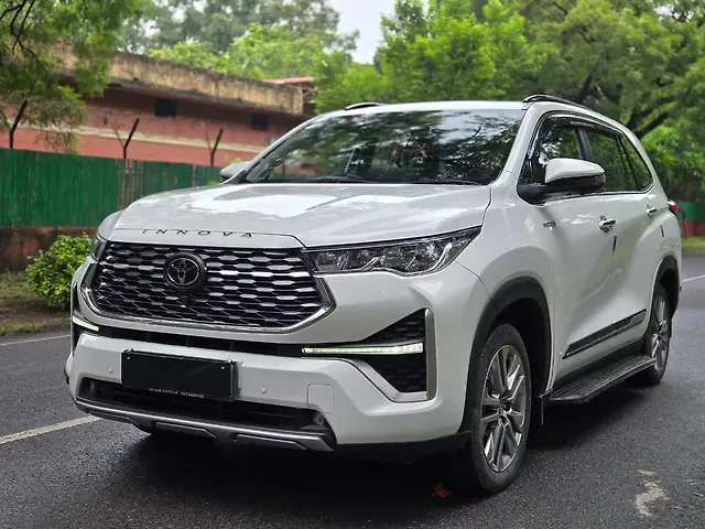 Used 2025 Toyota Innova Hycross in Delhi Used 2025 Toyota Innova Hycross in Delhi