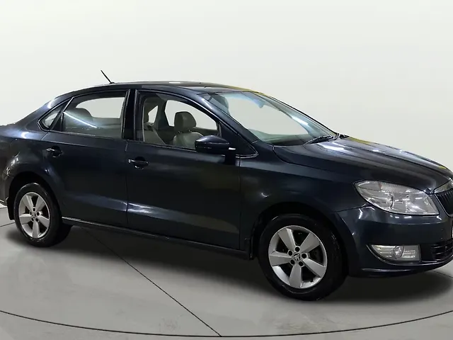 Used 2016 Skoda Rapid in Surat