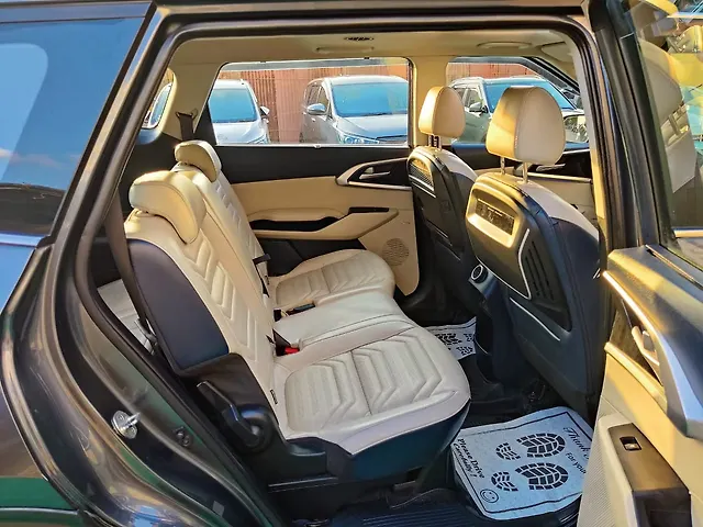 Used Kia Carens [2022-2023] Luxury Plus 1.5 Diesel AT 7 STR in Mumbai