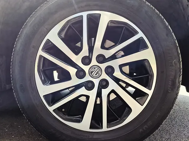 Used MG Gloster Savvy 7 STR 2.0 Twin Turbo 4WD in Mumbai