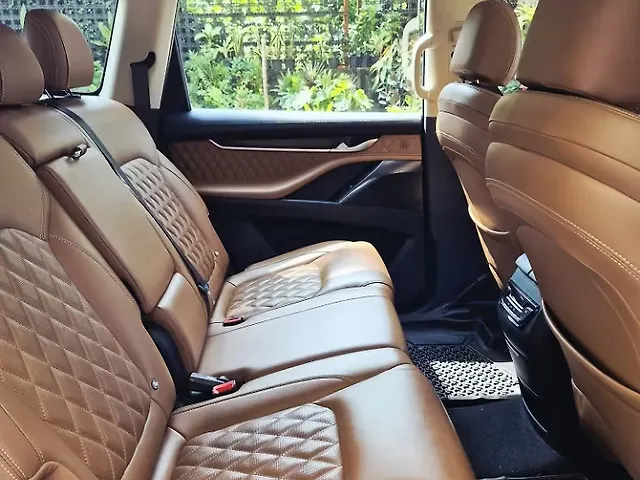 Used MG Gloster Savvy 7 STR 2.0 Twin Turbo 4WD in Mumbai