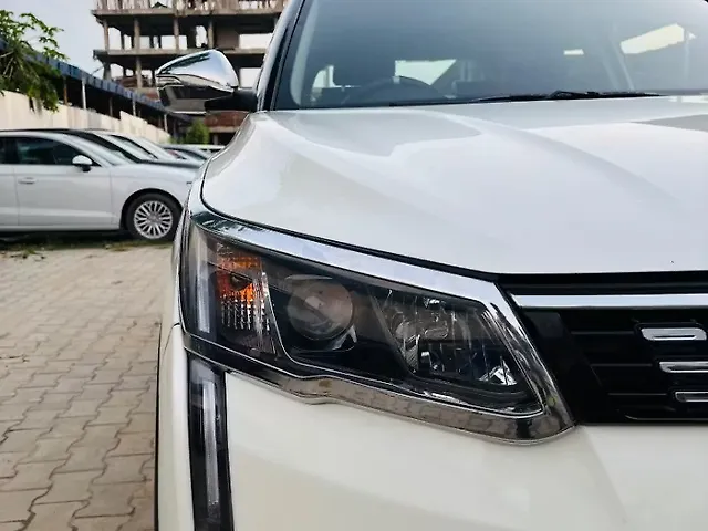 Used Mahindra XUV300 [2019-2024] W8 1.2 Petrol in Guwahati