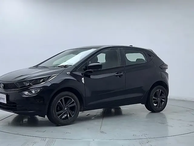 Used 2023 Tata Altroz in Delhi