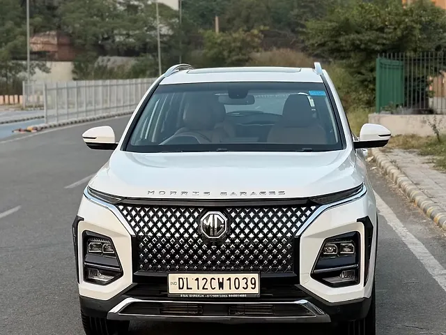 Used 2023 MG Hector Plus in Delhi