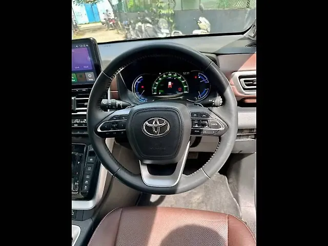 Used Toyota Innova Hycross ZX (O) Hybrid (Electric + Petrol) Automatic (e-CVT) 7 STR in Chennai