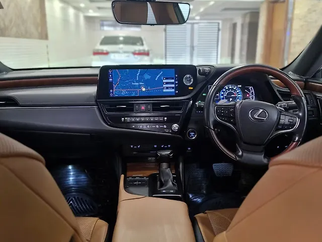 Used Lexus Old Generation ES 2018 300h Luxury in Meerut Used Lexus Old Generation ES 2018 300h Luxury in Meerut