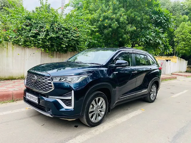 Used 2024 Toyota Innova Hycross in Delhi