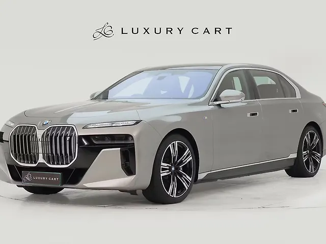 Used 2024 BMW i7 in Agra