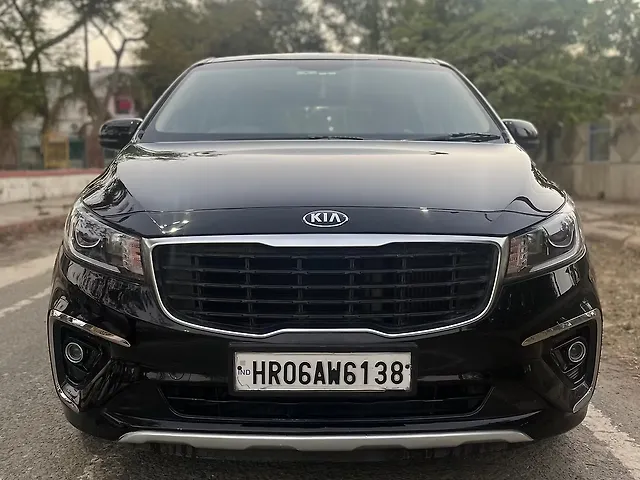 Used 2020 Kia Carnival in Delhi