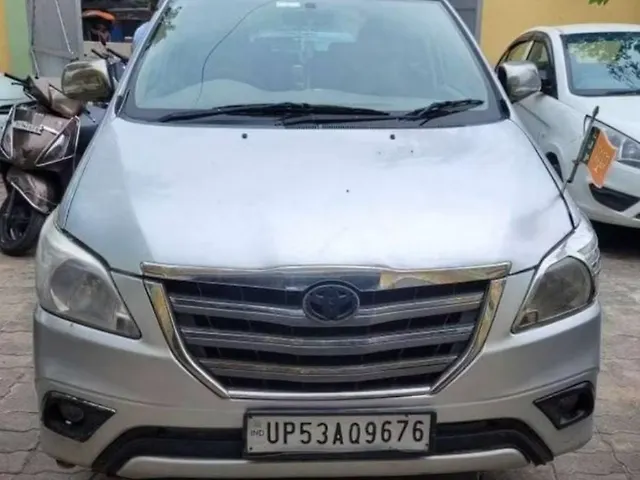 Used 2010 Toyota Innova in Kanpur