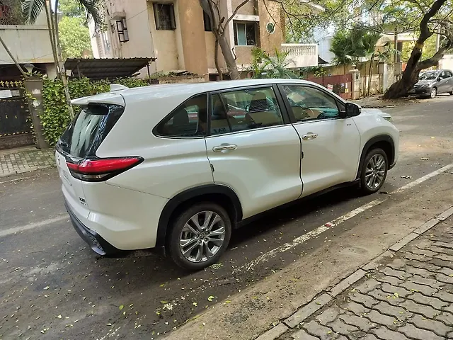 Used Toyota Innova Hycross ZX (O) Hybrid (Electric + Petrol) Automatic (e-CVT) 7 STR in Chennai
