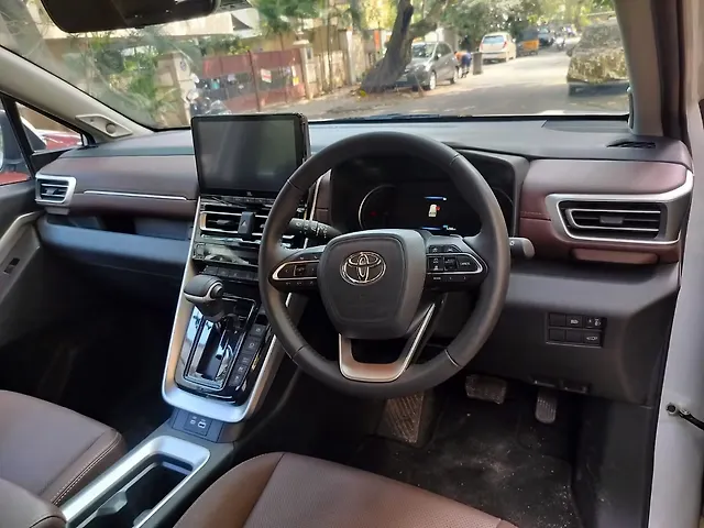 Used Toyota Innova Hycross ZX (O) Hybrid (Electric + Petrol) Automatic (e-CVT) 7 STR in Chennai