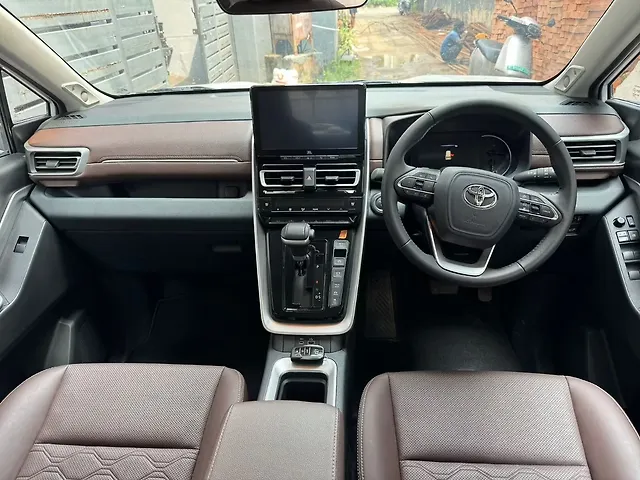 Used Toyota Innova Hycross ZX (O) Hybrid (Electric + Petrol) Automatic (e-CVT) 7 STR in Chennai