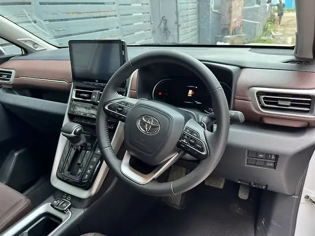 Used Toyota Innova Hycross ZX (O) Hybrid (Electric + Petrol) Automatic (e-CVT) 7 STR in Chennai