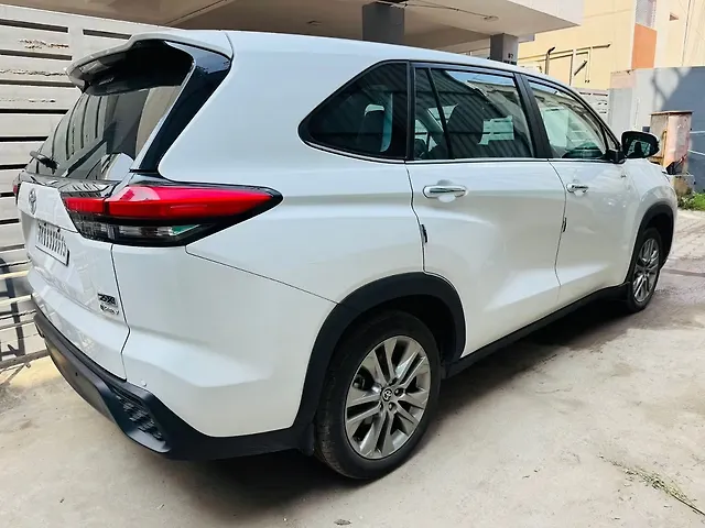 Used Toyota Innova Hycross ZX (O) Hybrid (Electric + Petrol) Automatic (e-CVT) 7 STR in Chennai