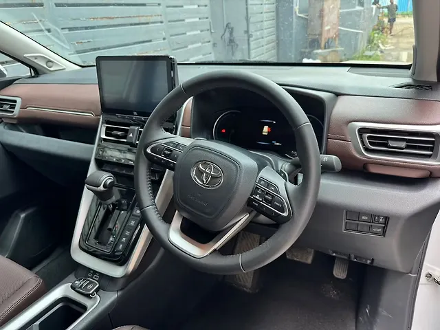 Used Toyota Innova Hycross ZX (O) Hybrid (Electric + Petrol) Automatic (e-CVT) 7 STR in Chennai