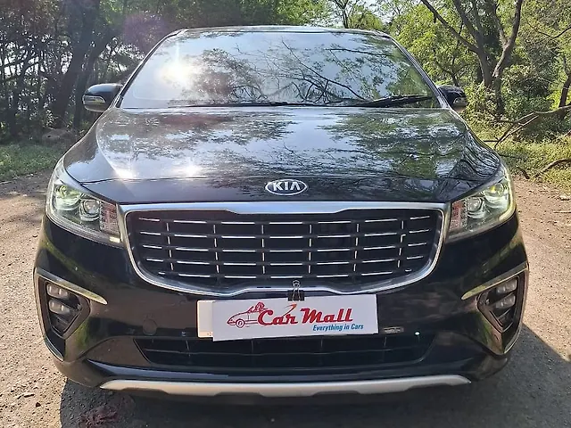 Used 2020 Kia Carnival in Nashik
