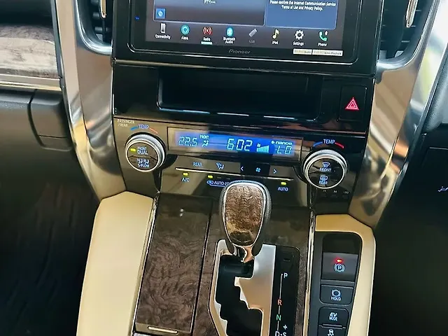 Used Toyota Vellfire [2020-2023] Hybrid in Pune