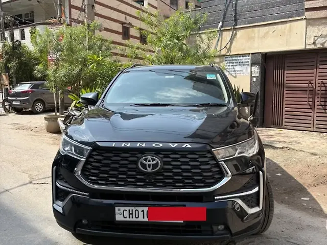 Used 2025 Toyota Innova Hycross in Delhi