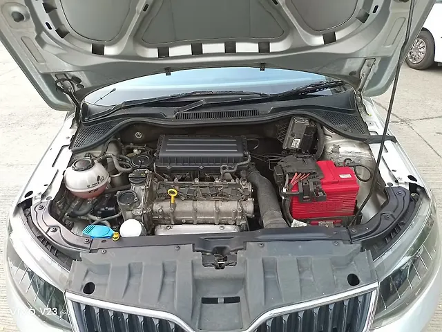 Used Skoda Rapid Style 1.6 MPI AT in Mumbai