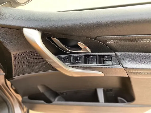 Used Mahindra XUV500 W11 in Delhi