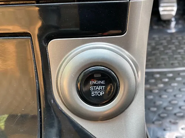 Used Mahindra XUV500 W11 in Delhi