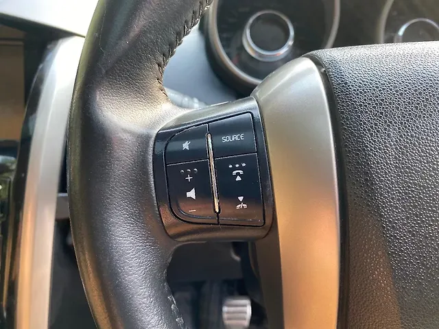 Used Mahindra XUV500 W11 in Delhi